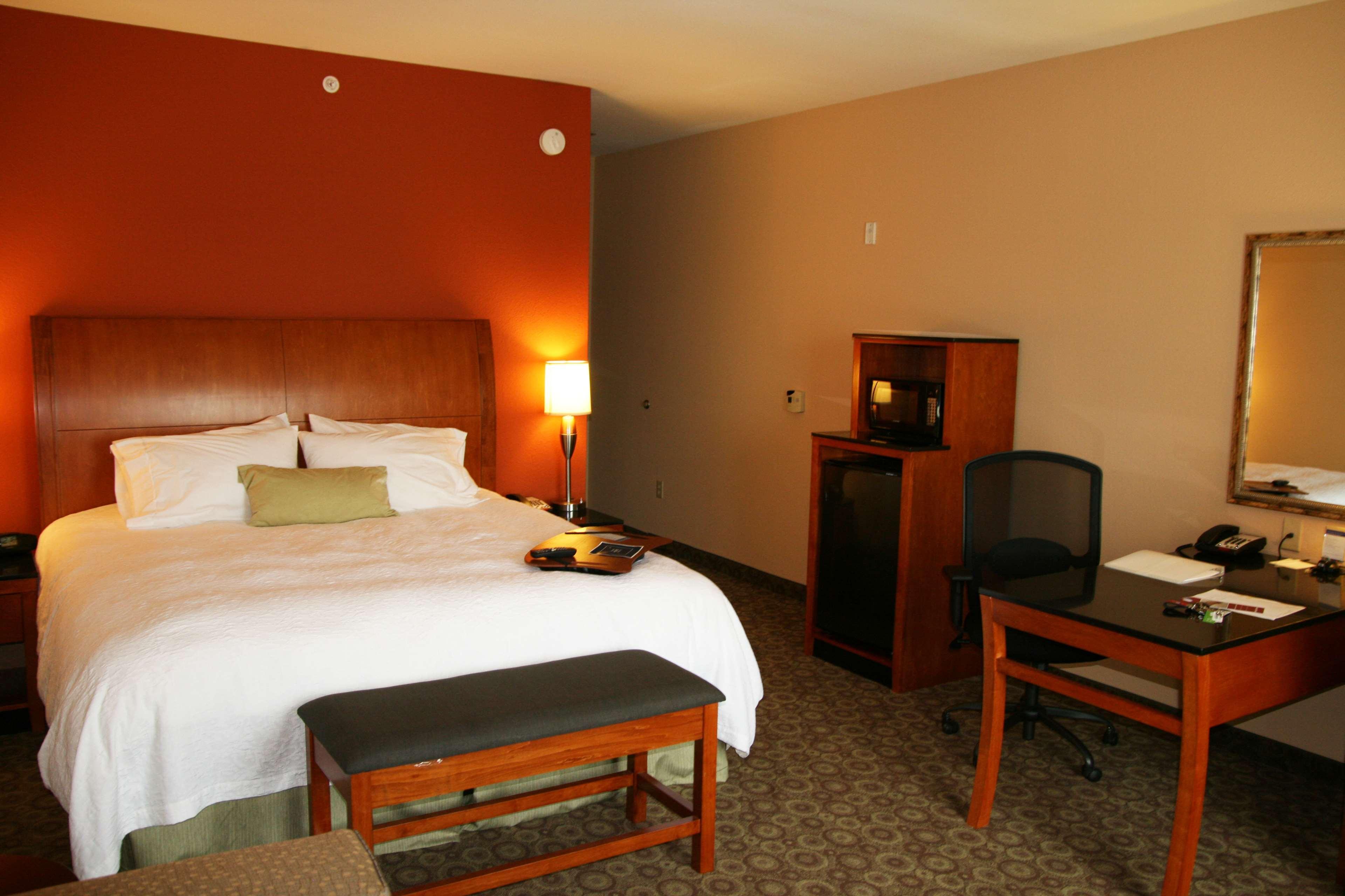 Hampton Inn & Suites Buffalo Room photo